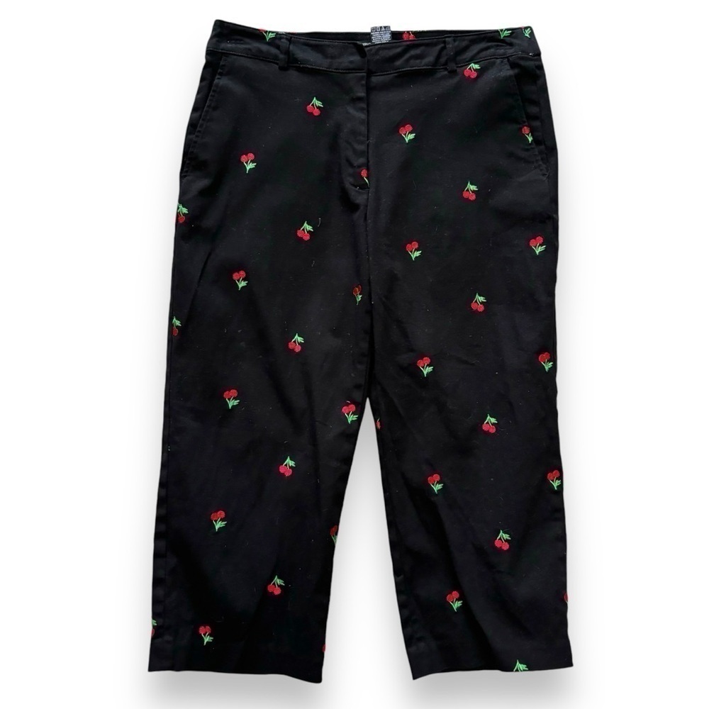 Briggs New York Petite Black Embroidered Red Cherries Capri Pants - Size 8P